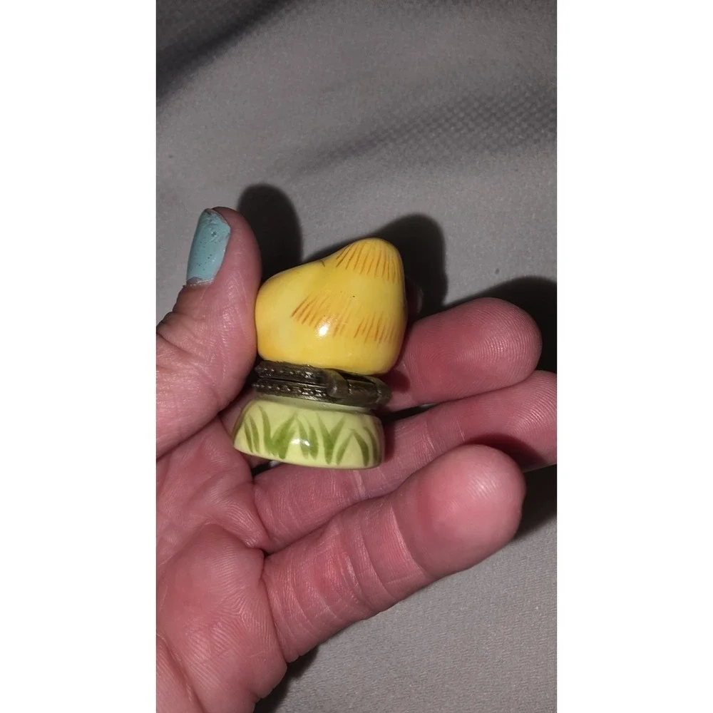 Vtg 1998 Trinket Box CBK Limited Baby Chick Trinket Box Porcelain 2